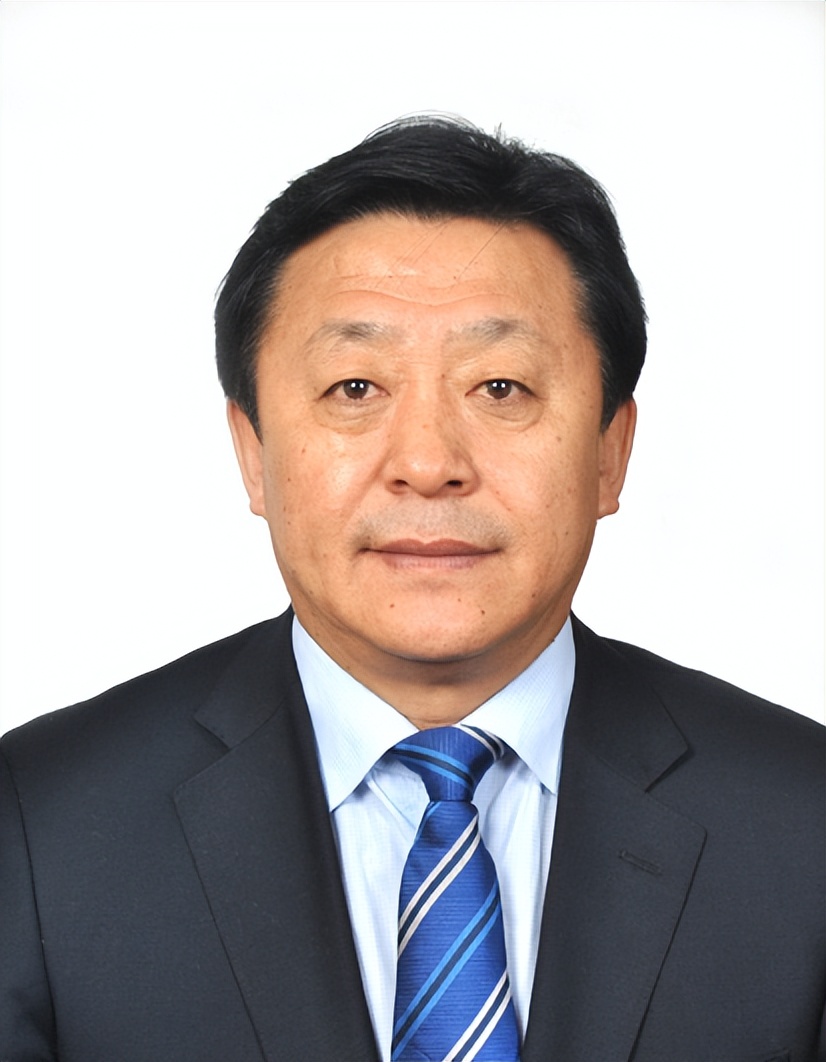 是谁在导演《狂飙》中国足球版？