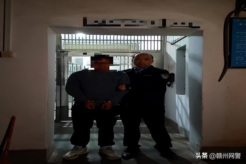 “非法翻墙，窃取信息，买卖银行卡”，还敢明目张胆打广告？石城网警依法查处一起违反《网络安全法》的案件