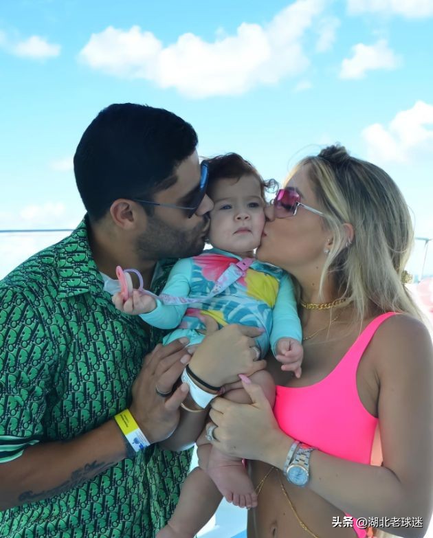 胡尔克瘦了！积极备战，与新妻子享受假期，小女儿是前妻的孙子辈