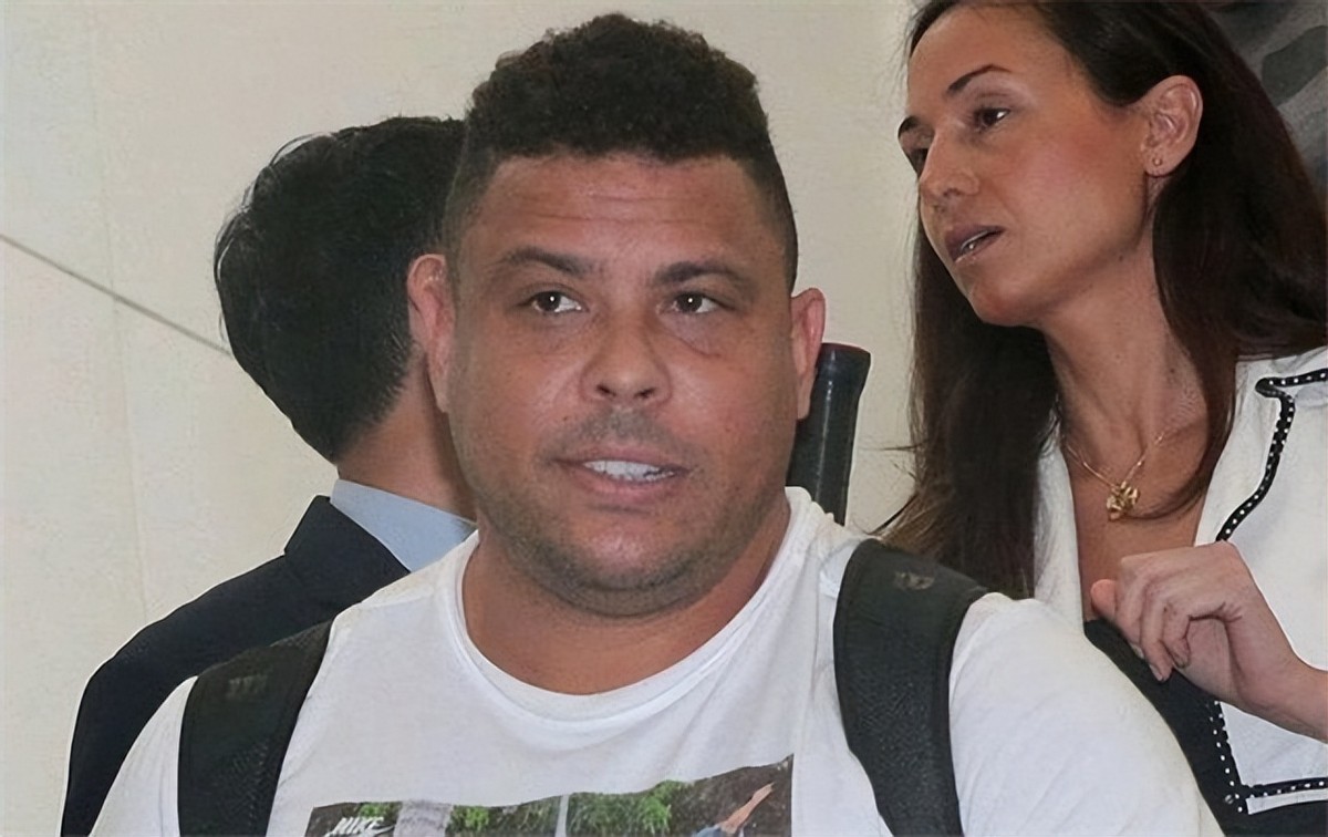 罗纳尔多曾经效力过几个俱乐部,罗纳尔多现身价