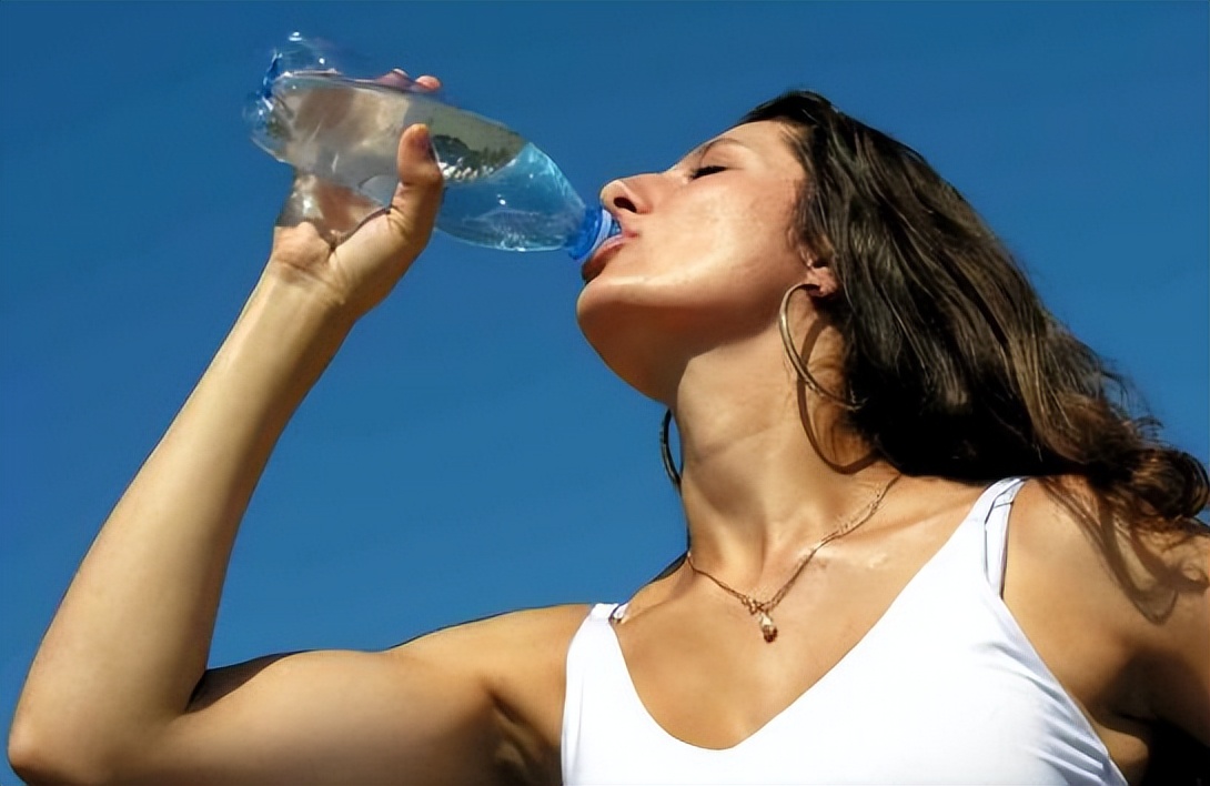 夏季出汗多是排毒还是体质虚,夏季出汗多其实是病怎么补才有效