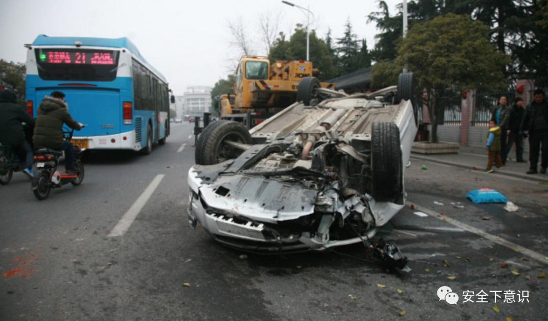 车辆侧翻修复后果,车辆突然侧翻应该怎么办