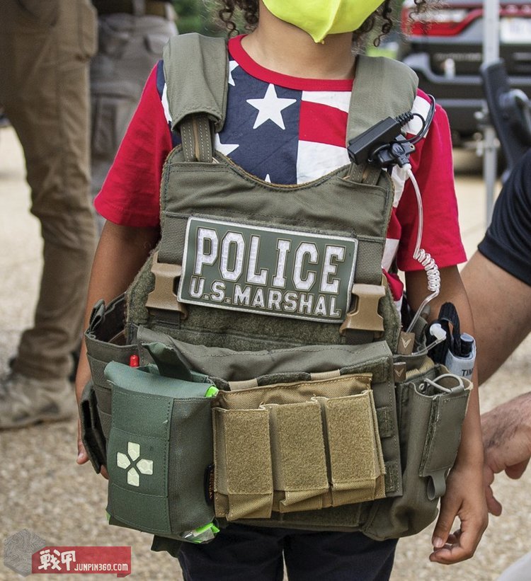 舒适轻薄,功能全面——PewTactical复刻SCARABSC10背心简评