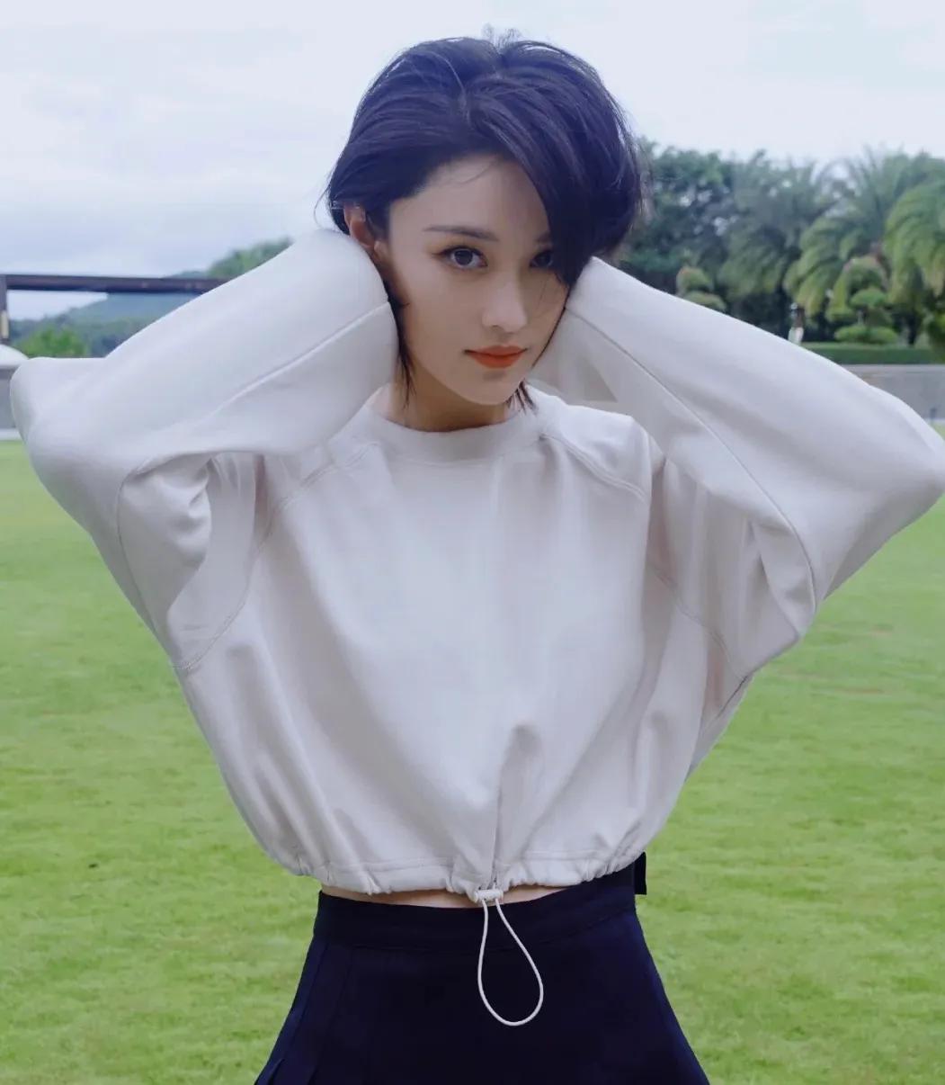 何洁张馨予最新视频,张馨予与何洁两个人的照片