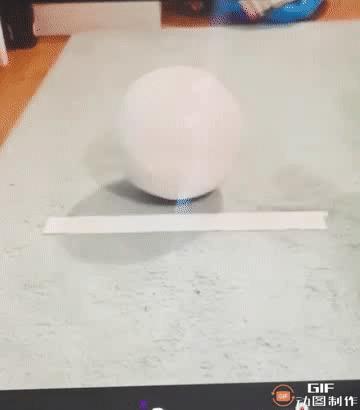 日本踢赢西班牙到底有没有出界,西班牙输