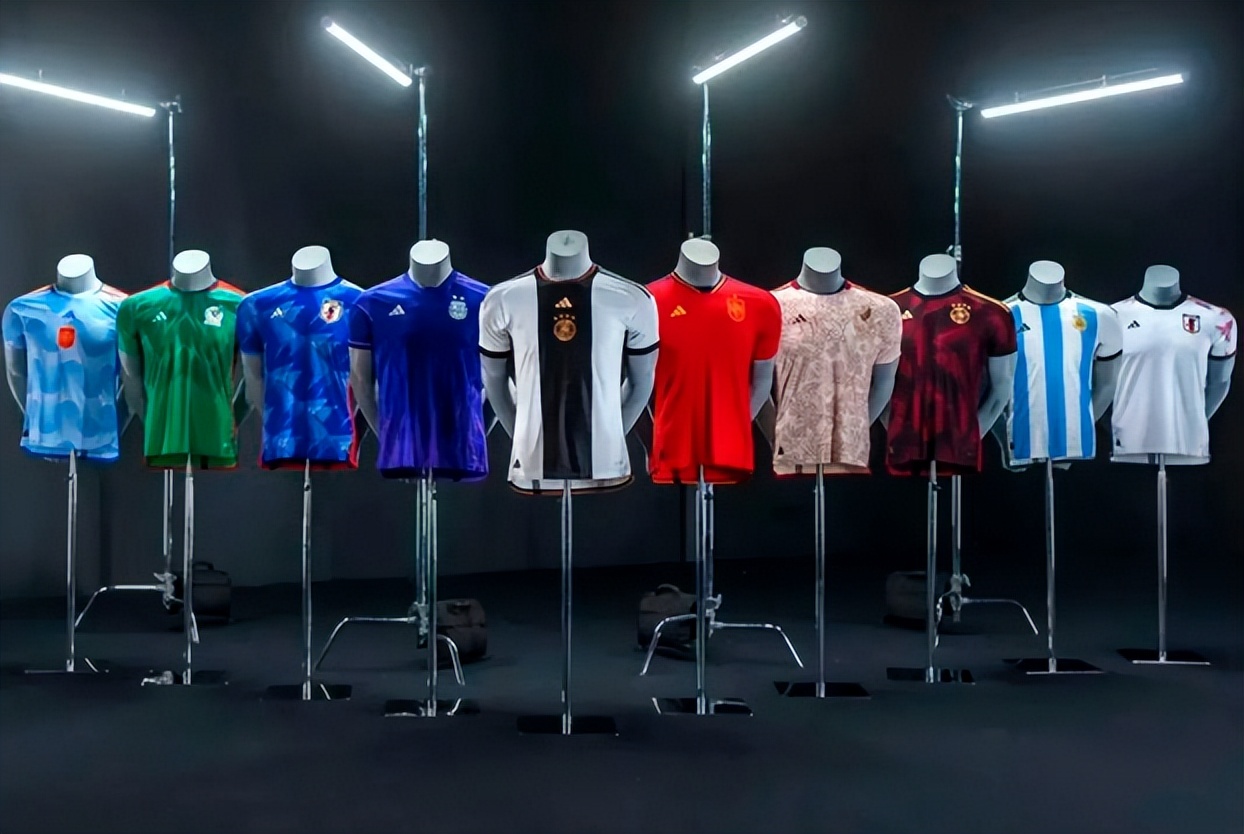 世界杯球星服装,世界杯巨星都穿什么足球鞋