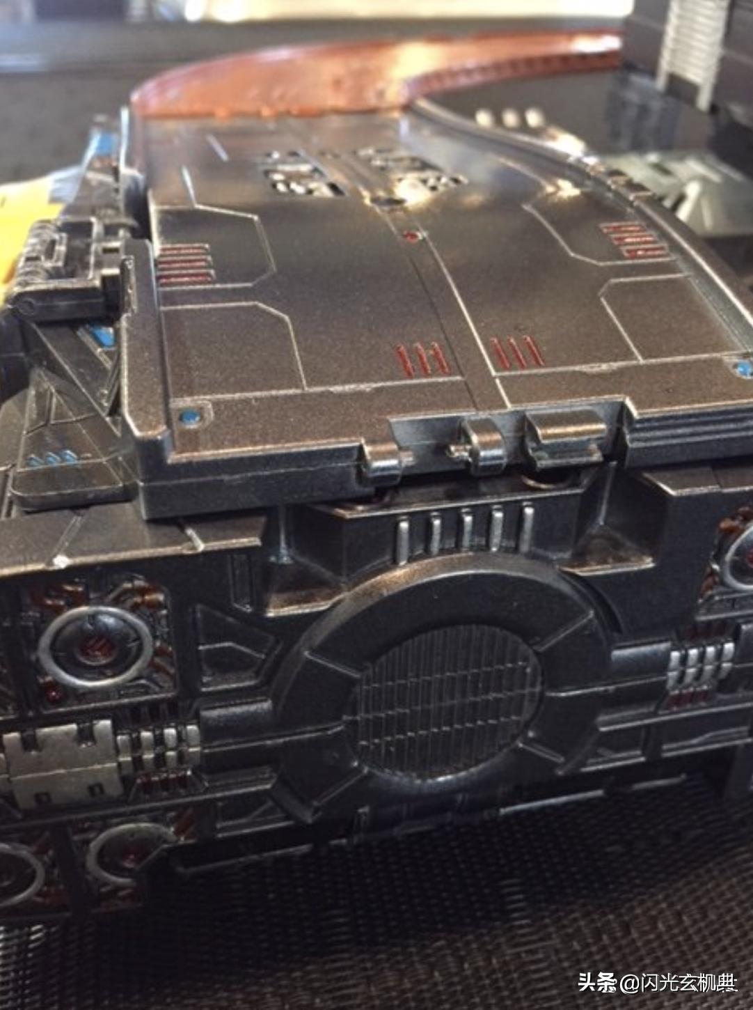 重涂变形金刚,变形金刚塞伯坦传奇巨型金刚