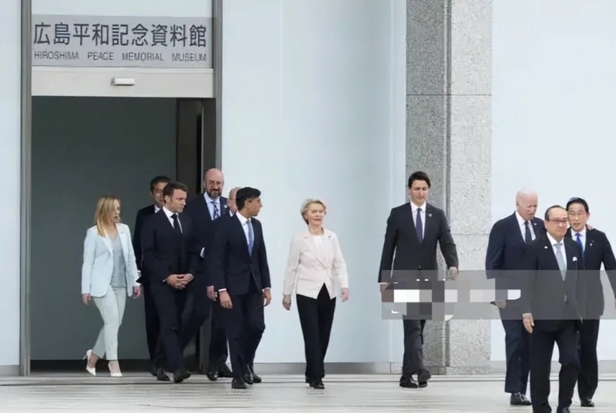日本广岛G7首日大合影来啦！坐大圆桌吃午饭，意大利女总理美出圈