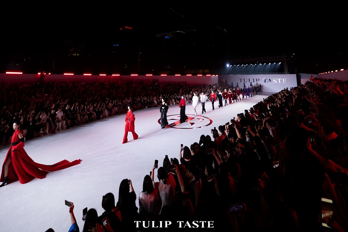 凝聚青春力量奋进新的征程,凝聚青春正能量逐梦扬帆再起航