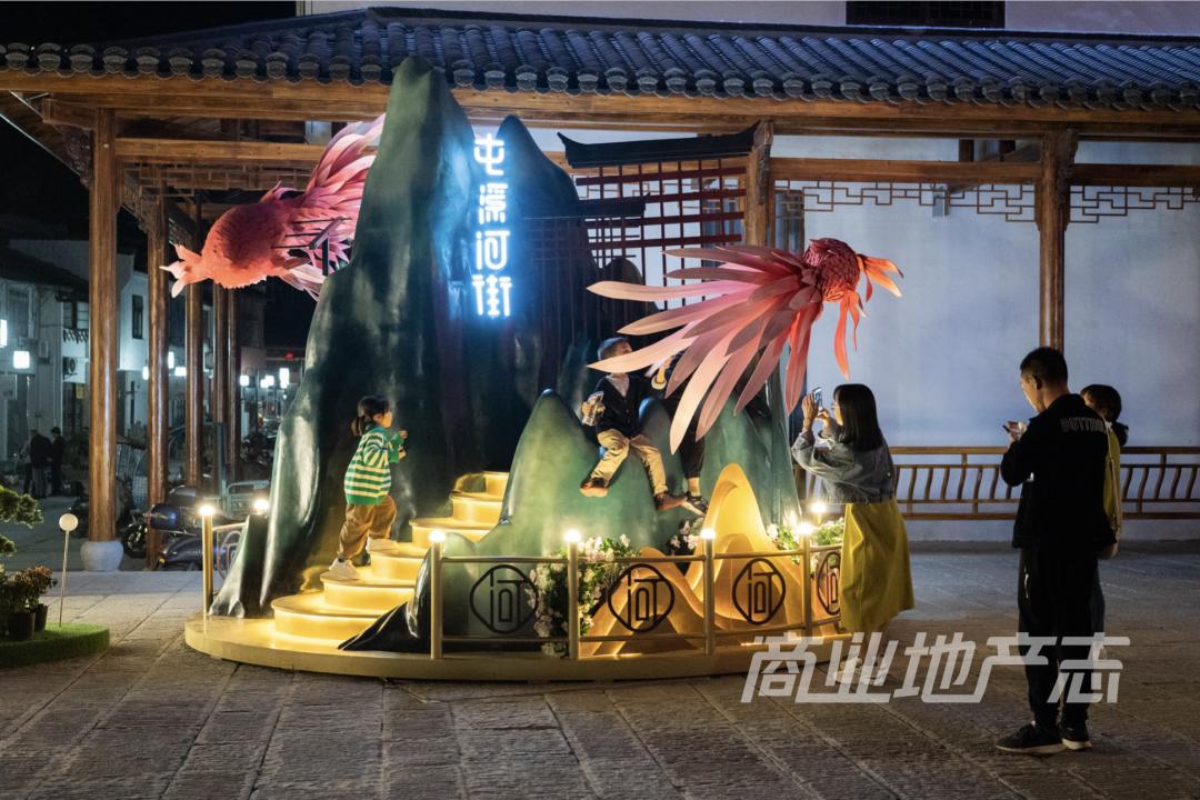 黄山风景屯溪老街,夜游黄山屯溪老街一角