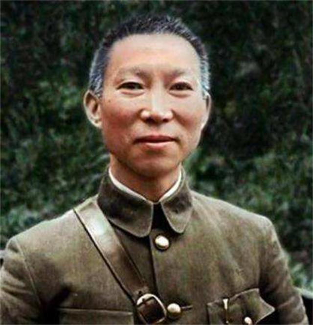 1935年大渡河边，一老秀才深夜见毛*东泽**，留下一句话救了两万红军