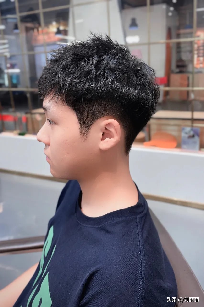 男发有几种发型风格怎么剪,流行风男发怎么剪