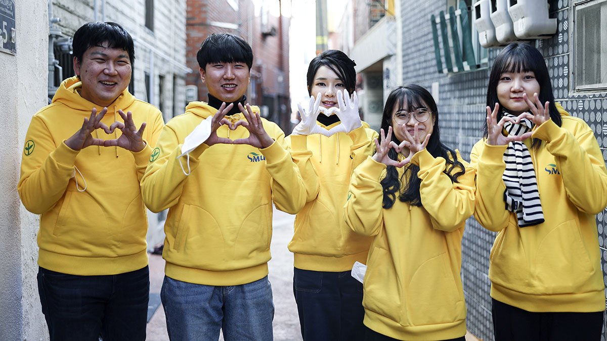 韩国第一夫人穿短袖装扮,50岁韩国第一夫人亮相巴黎