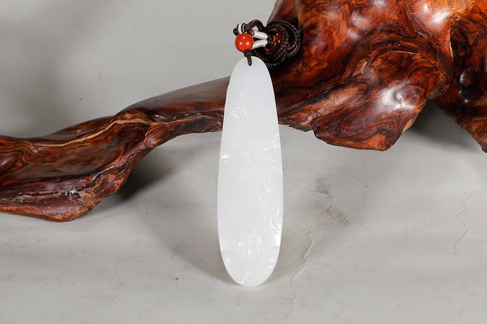 苏然玉雕的作品值得收藏么,王平和苏然哪个玉雕大师名气更大