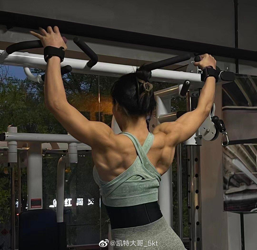 比基尼女神，不止性感