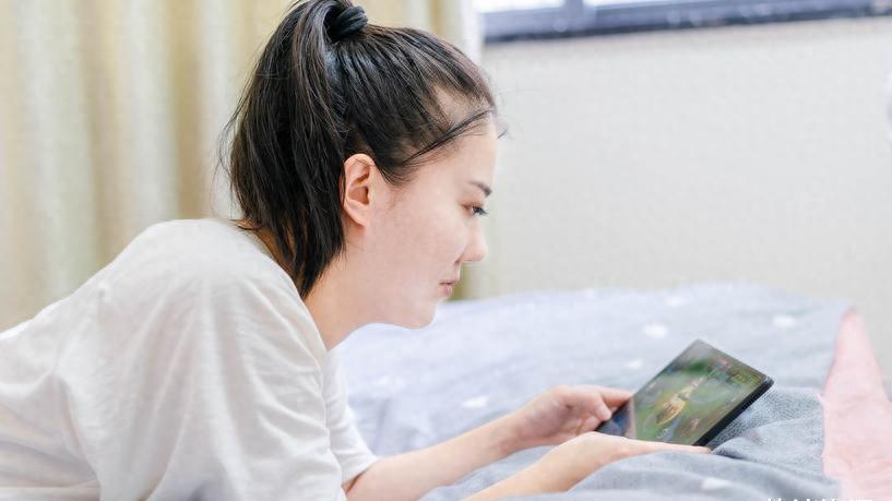 国家终于“出手”了!年底前,要求基本打开手机就可以看电视直播