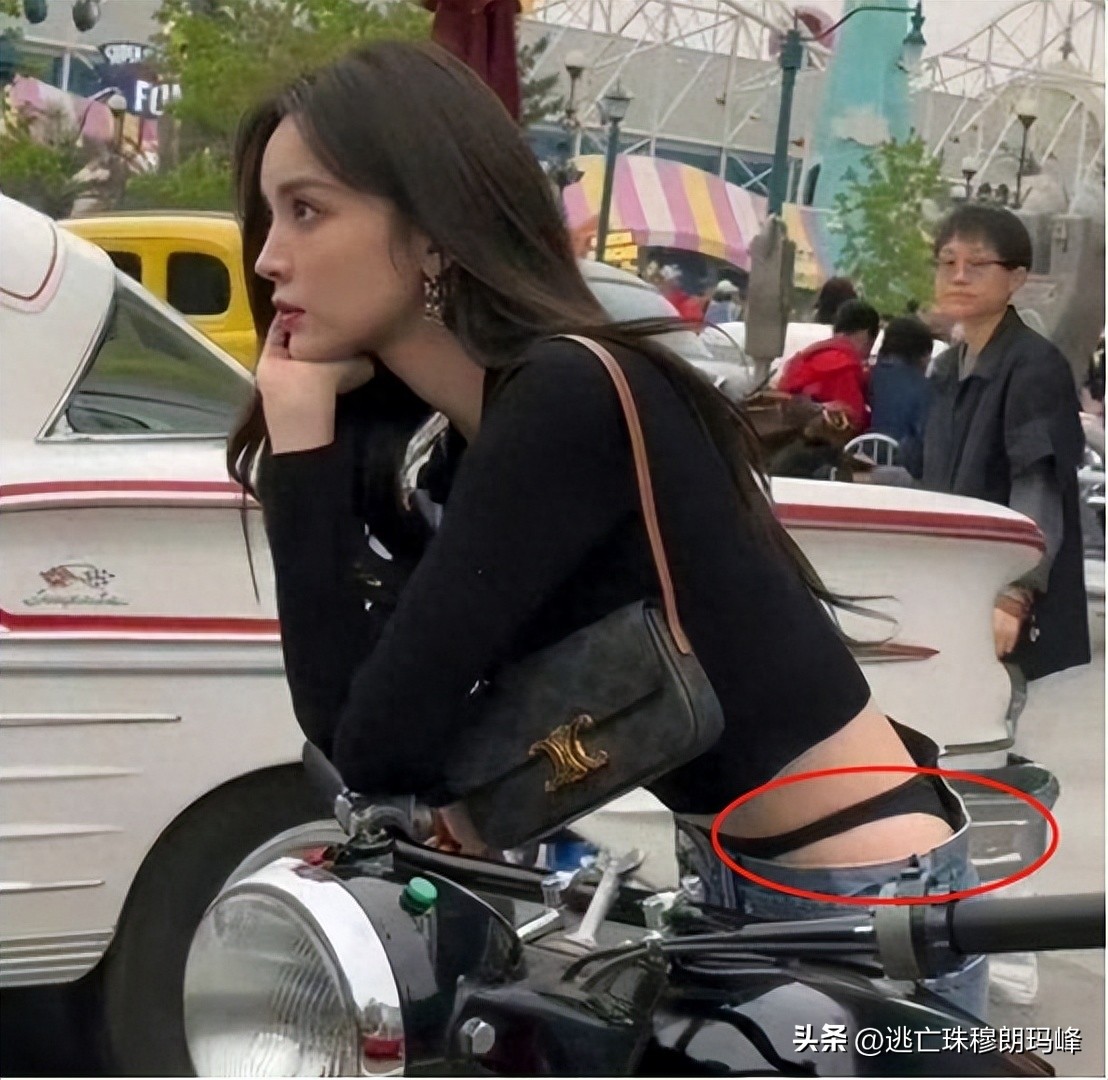 这些女明星真是把“诱惑”玩到了极限,半露*裤内**、露下乳?