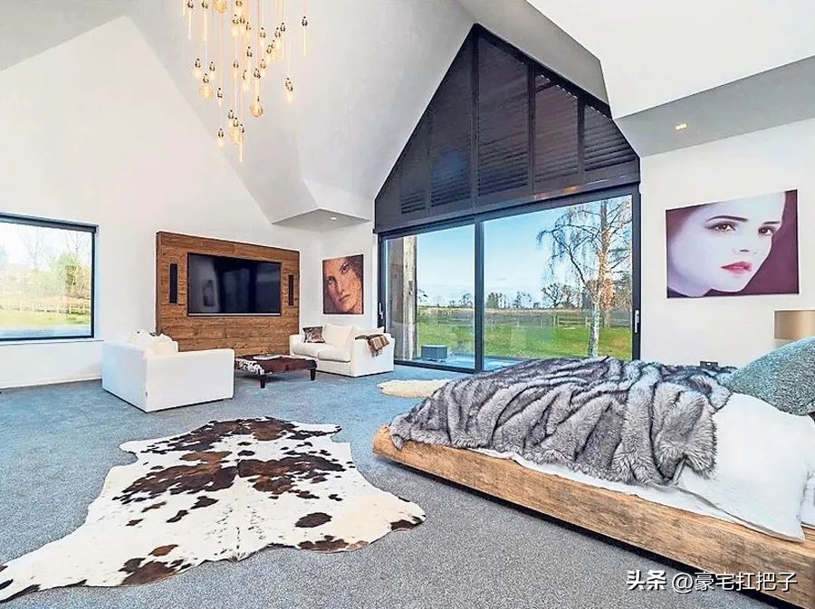 c罗1亿豪宅曝光,c罗的名车和豪宅