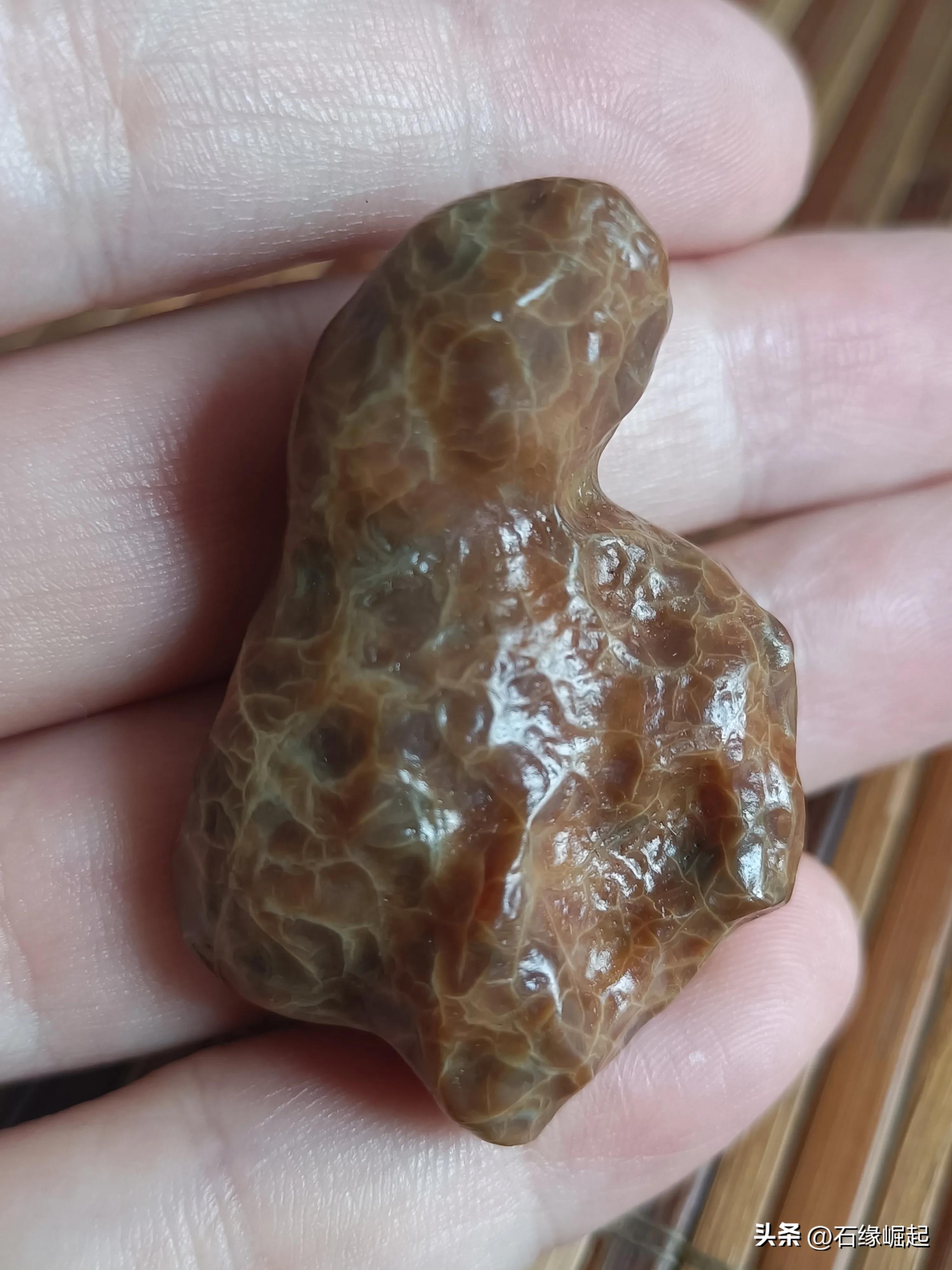 龟背玛瑙玉髓,一块红黑管状玛瑙原石