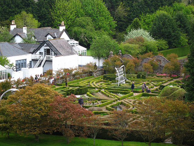 在花园中思考宇宙——詹克斯宇宙思考花园