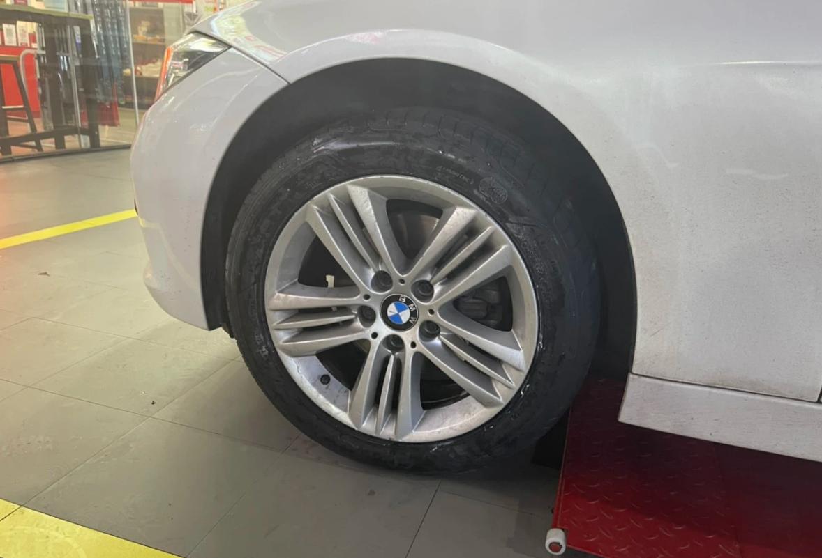 开了5年的宝马3系顶配能卖多少,开了3到5年的宝马