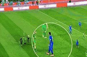 当年喊退钱的球迷,还记得曾经采访翻车的足球记者吗