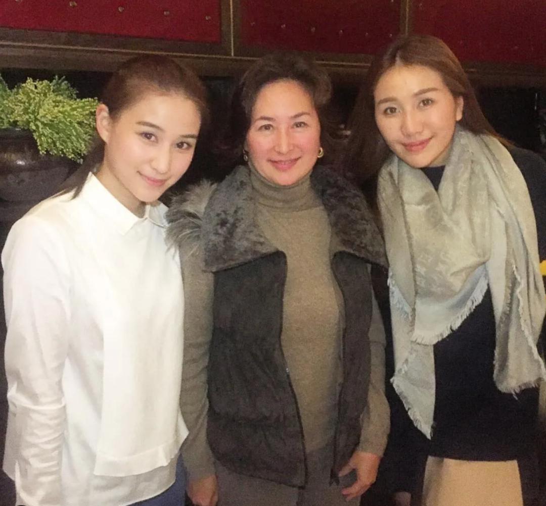 蓝琼缨因为什么去世,赌王二太蓝琼缨传奇的一生