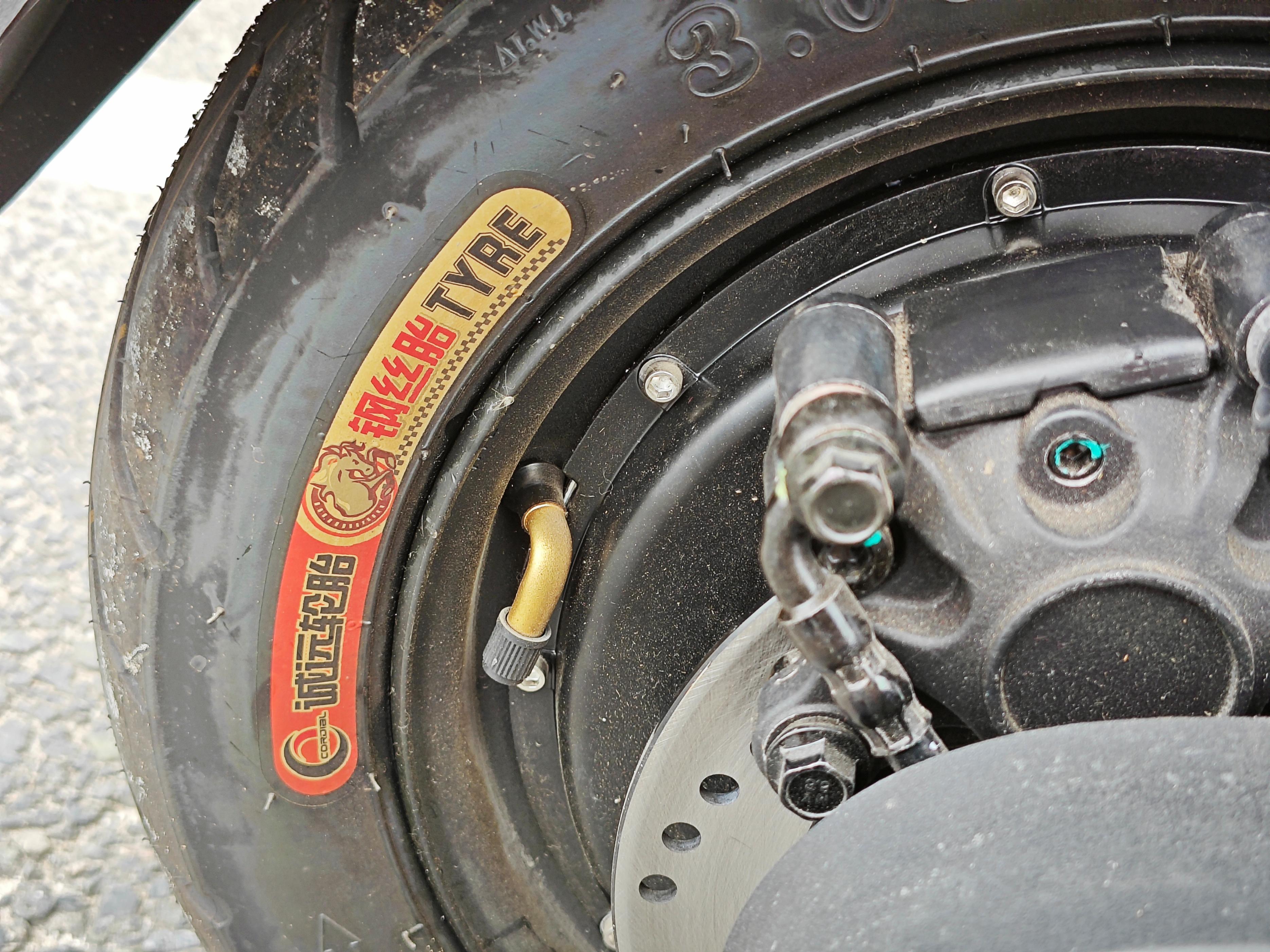 绿源s701200w液冷电机扭矩多少,绿源液冷电动车s70详细介绍