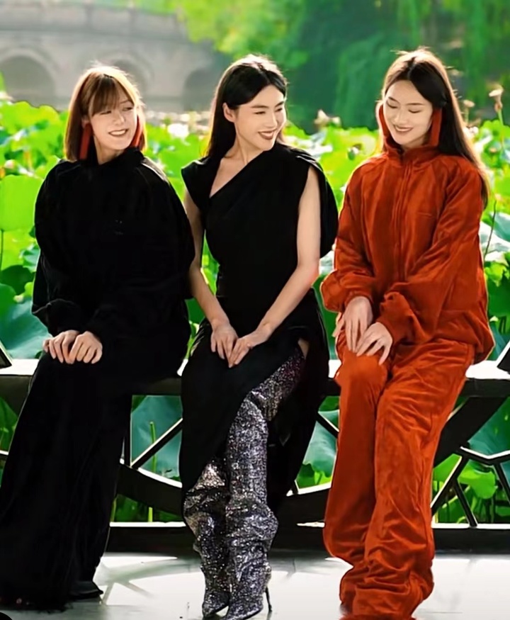 辣妹最爱的亚历山大王变了！时尚的尽头是快手？