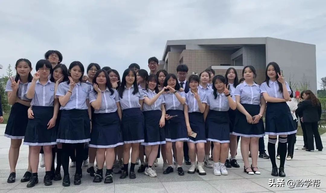 贵阳一中21年毕业照,一中实验23届