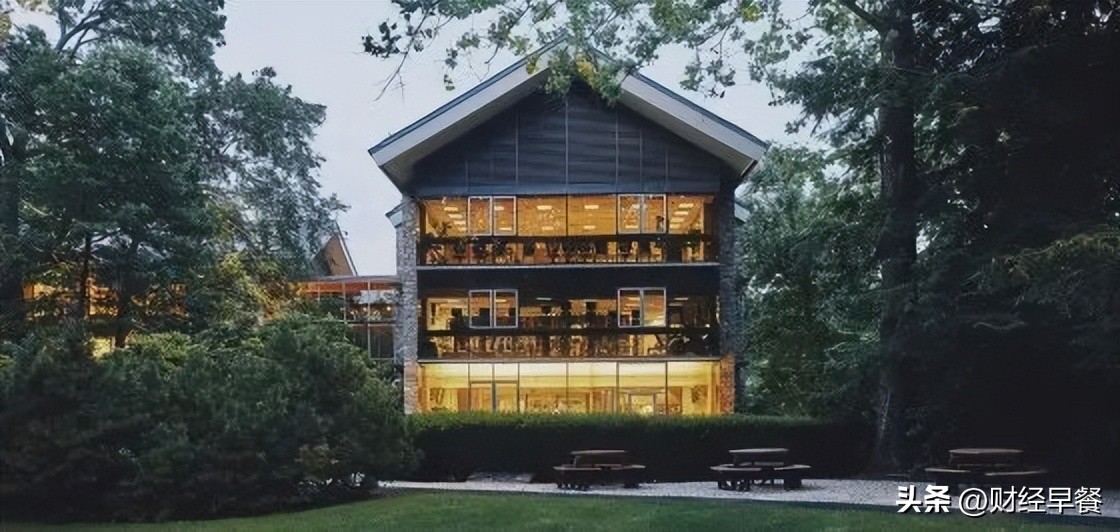 西郊国际金融产业园，一家“明星”公募基金的选择