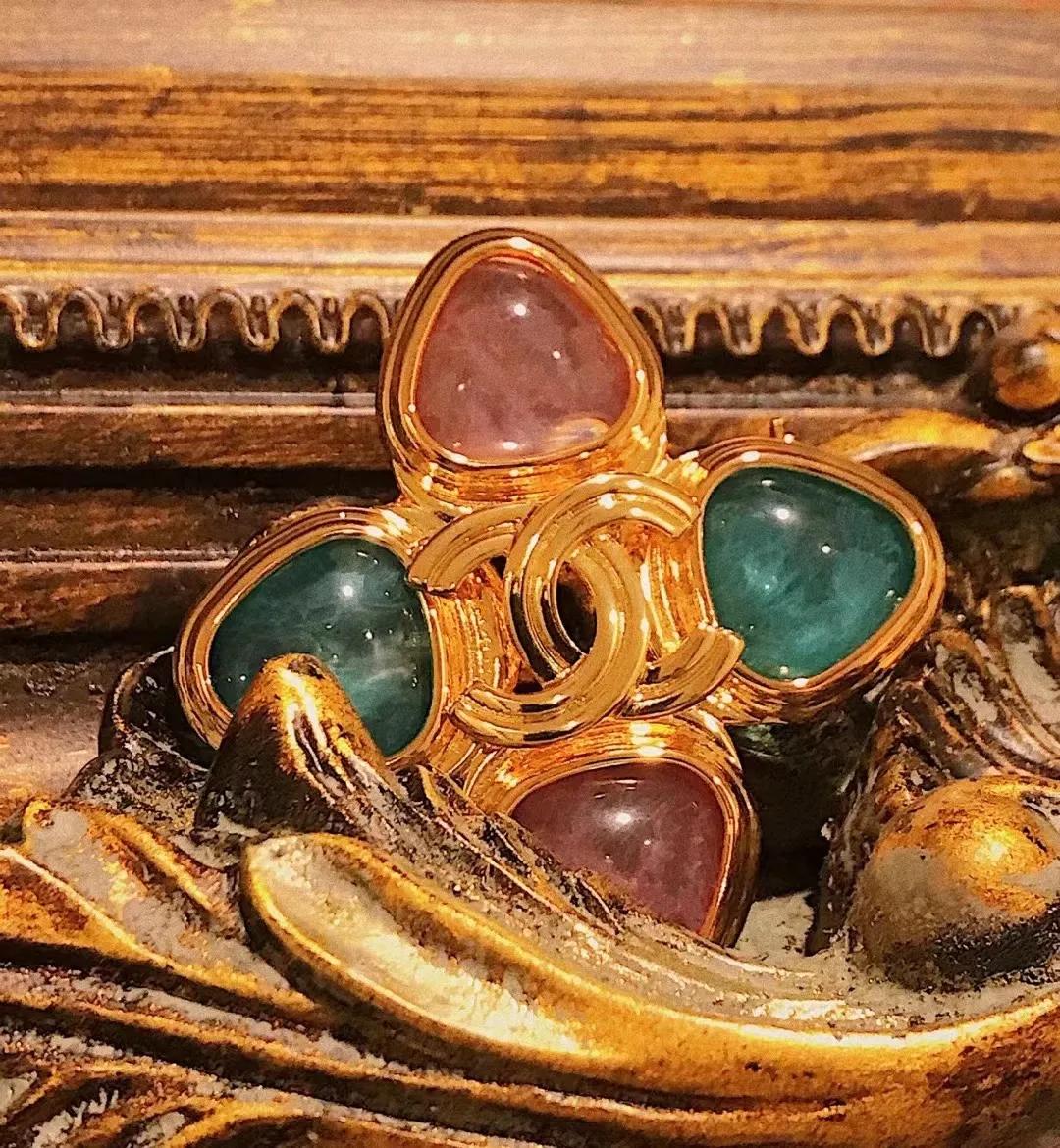 香奈儿的金属材质是什么,香奈儿的饰品是什么材质