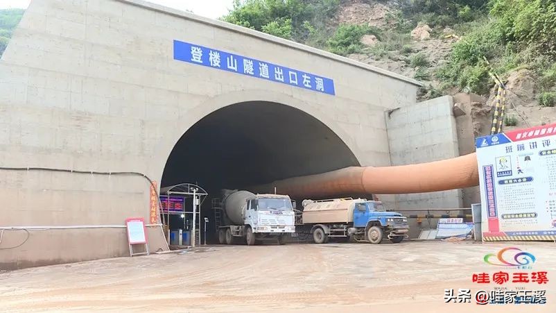 新春走基层开门红,新春走基层抢修油井夺取高产