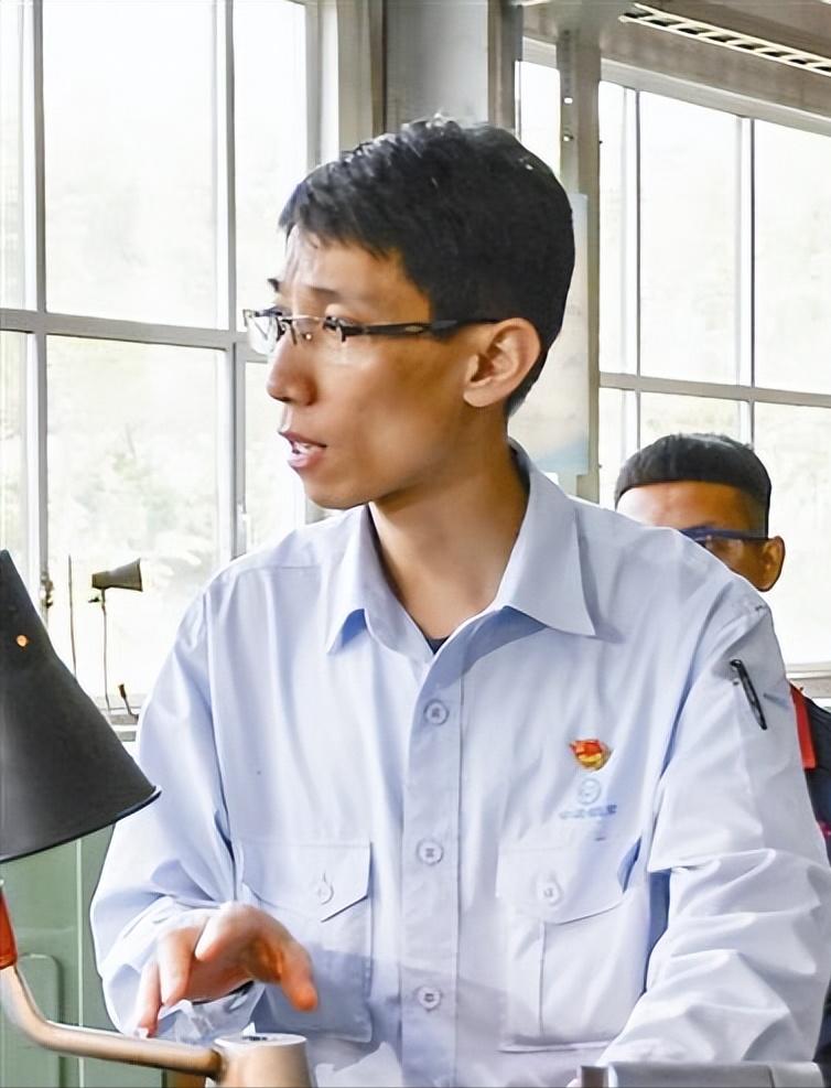 给1000万离开中国!美国开出高价，只为挖走中国一名普通技校生!