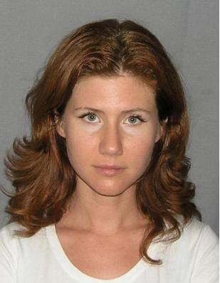 引诱英国王子，FBI跟踪半年都没暴露，俘获60岁富豪，她到底凭啥