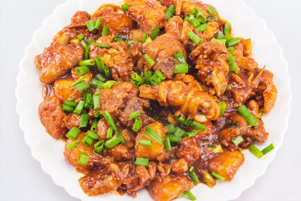 炖鸡肉发柴，原因是你只会焯水，大厨教你一个诀窍，鸡肉又鲜又嫩