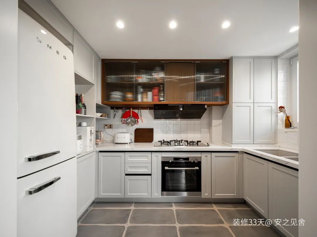 橱柜放冰箱冰箱凸出,冰箱比橱柜凸出20cm怎么处理美观