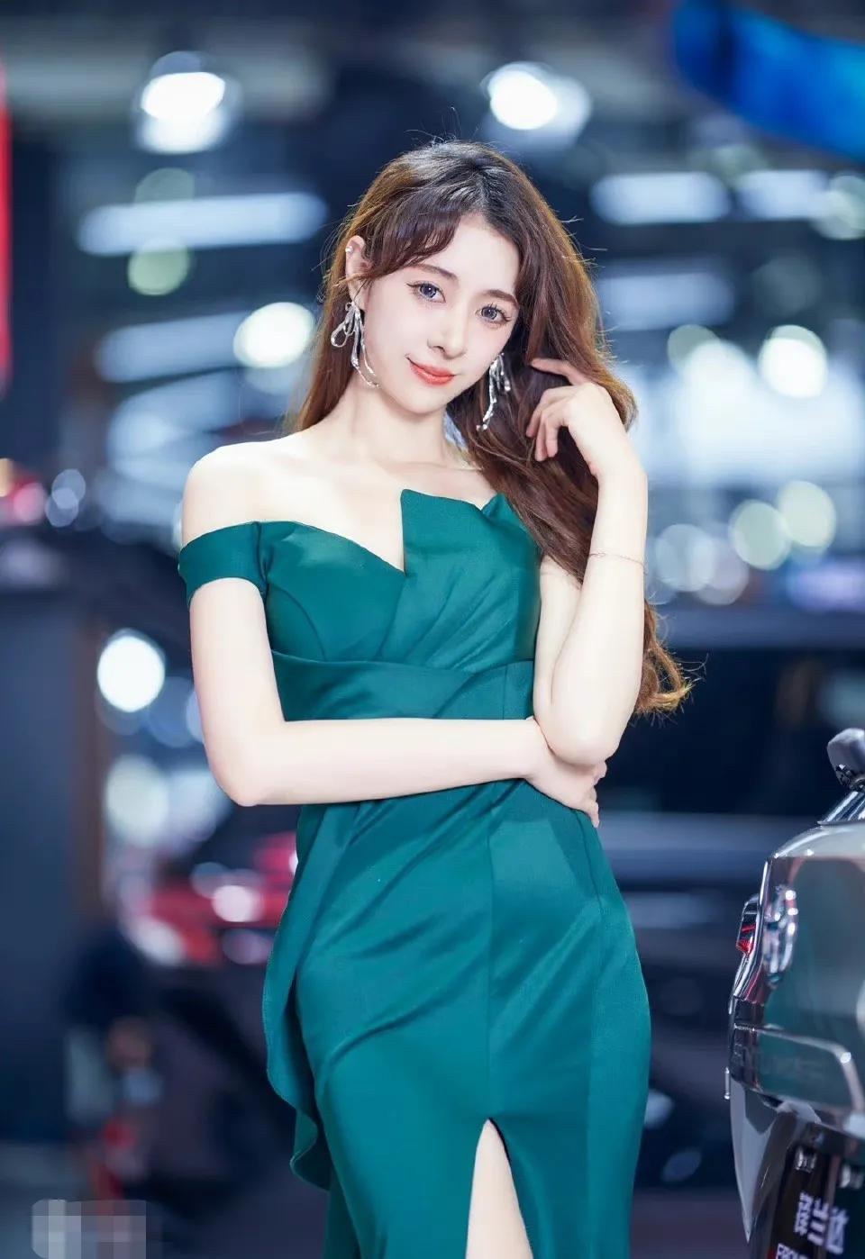 最有亲和力的车模,兄弟们帅车集合