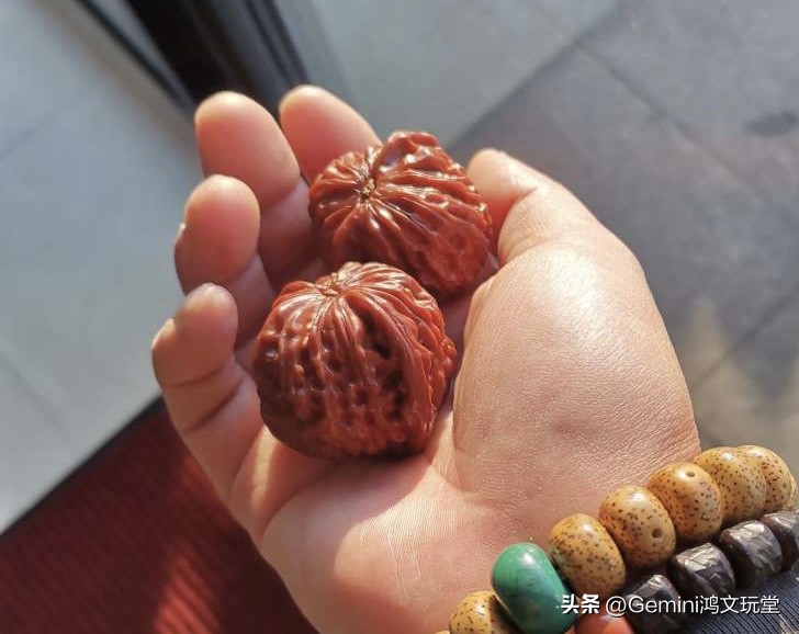 新手玩文玩核桃要高抛还是原色,文玩核桃四座楼适不适合新手