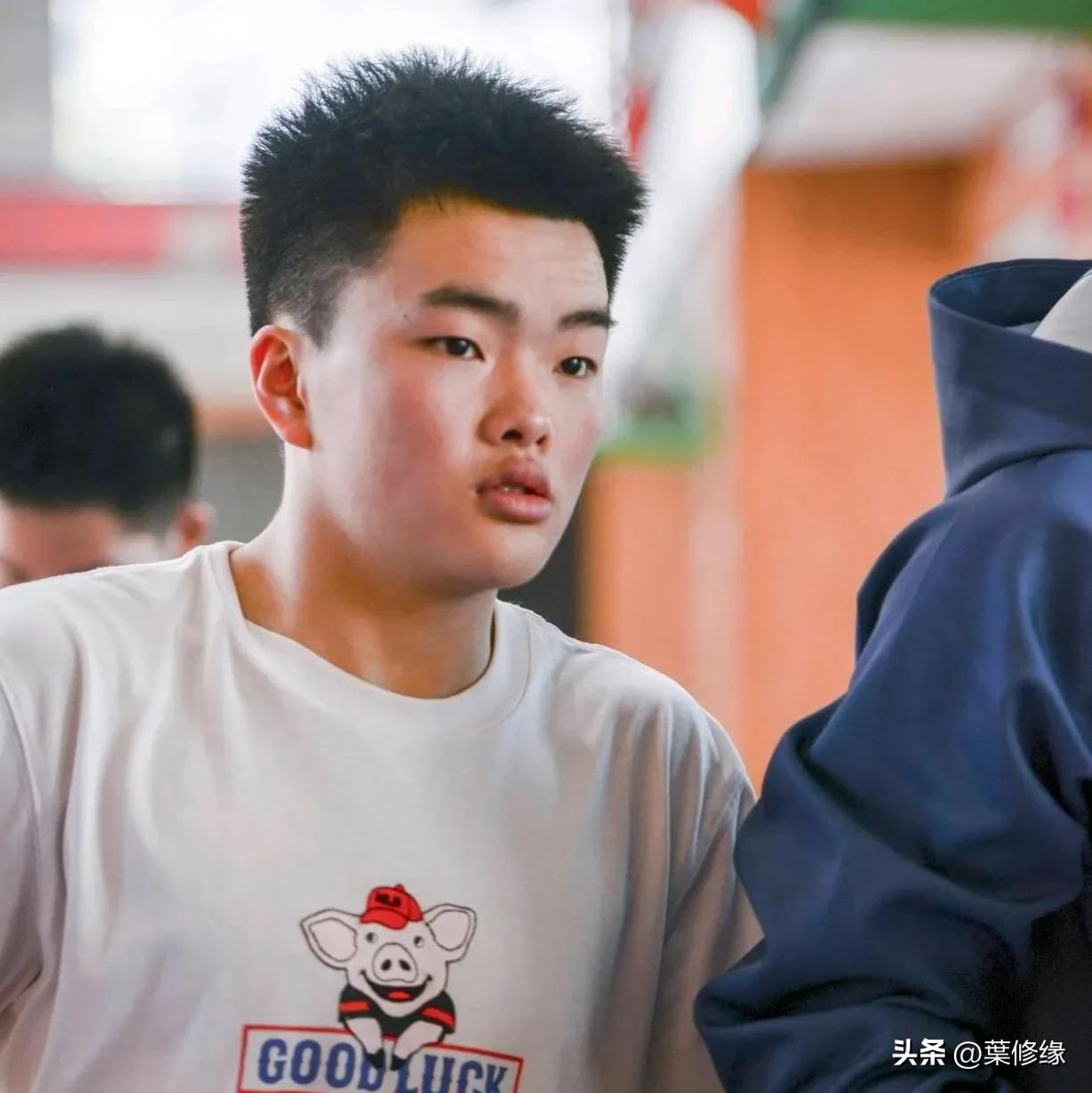 刘振宇顺利过线，身高仅有1米75的小后卫圆梦厦大