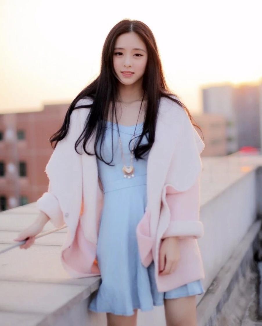 厦大校花程熙媛章泽天,厦大校花程熙媛白色连衣裙