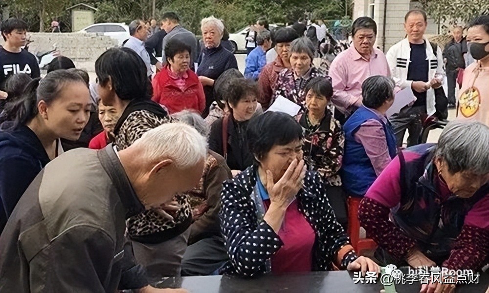 农村“新*局骗**”出现，用屋顶能赚钱?多位老年人已经中招