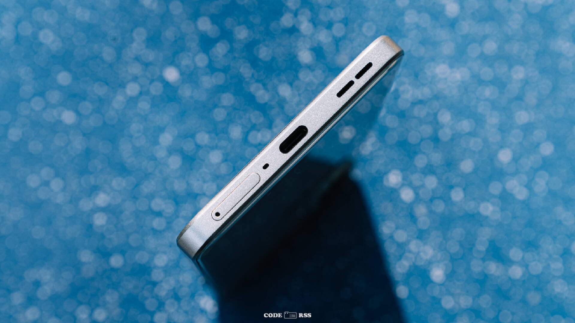 一加Ace2V开箱:16GB内存加顶级屏和天玑9000,超进取的两千元机