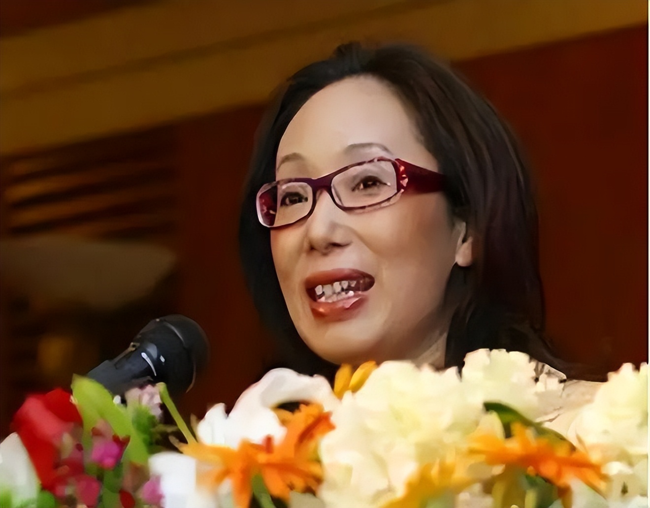 英国男子与华裔女富豪离婚,英国男子和富婆离婚