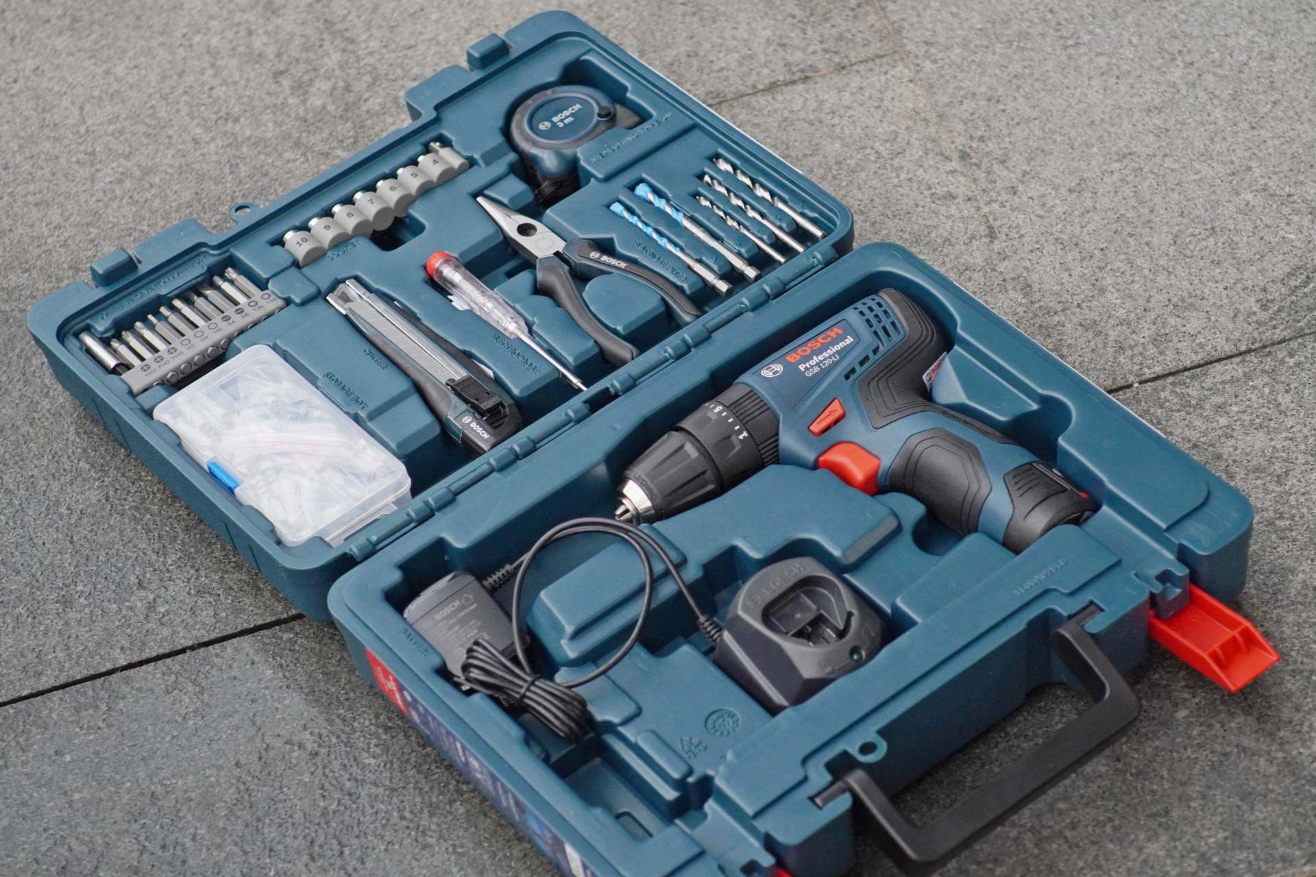 为什么一套博世锂电冲击钻套装就能解决家里的大多数安装问题？