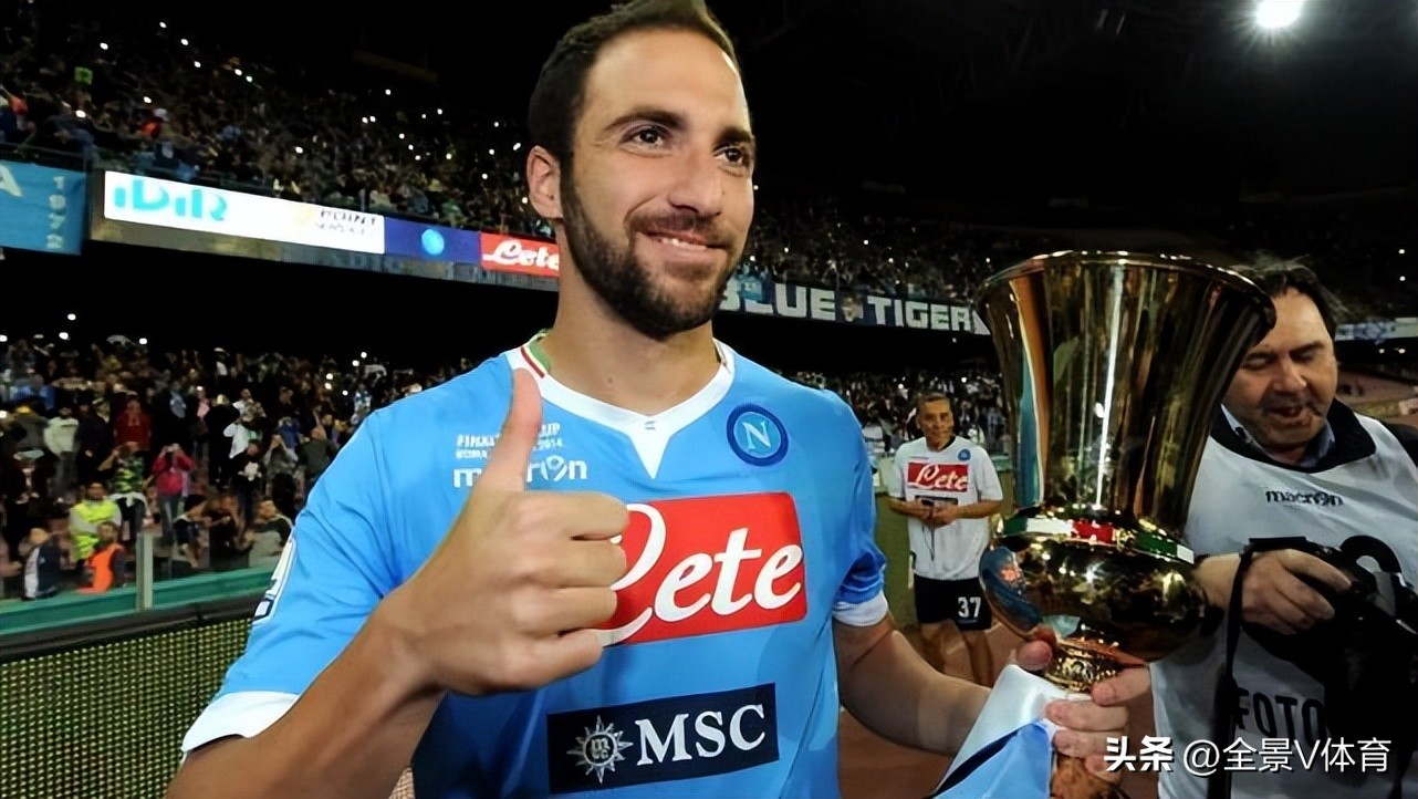 退役球员最后的谢幕战,结束足球生涯