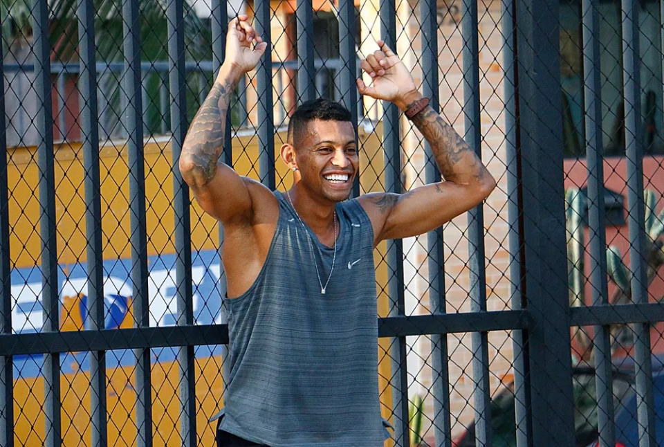 上海海港旧将加盟泰超冠军！薪资待遇不菲，新赛季出战亚冠