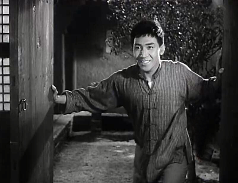 昔日男星康泰才华横溢心地善良人见人爱的银幕帅哥一生太不容易了