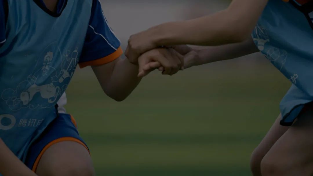 乡村少年足球,乡村篮球赛场上逐梦的年轻人