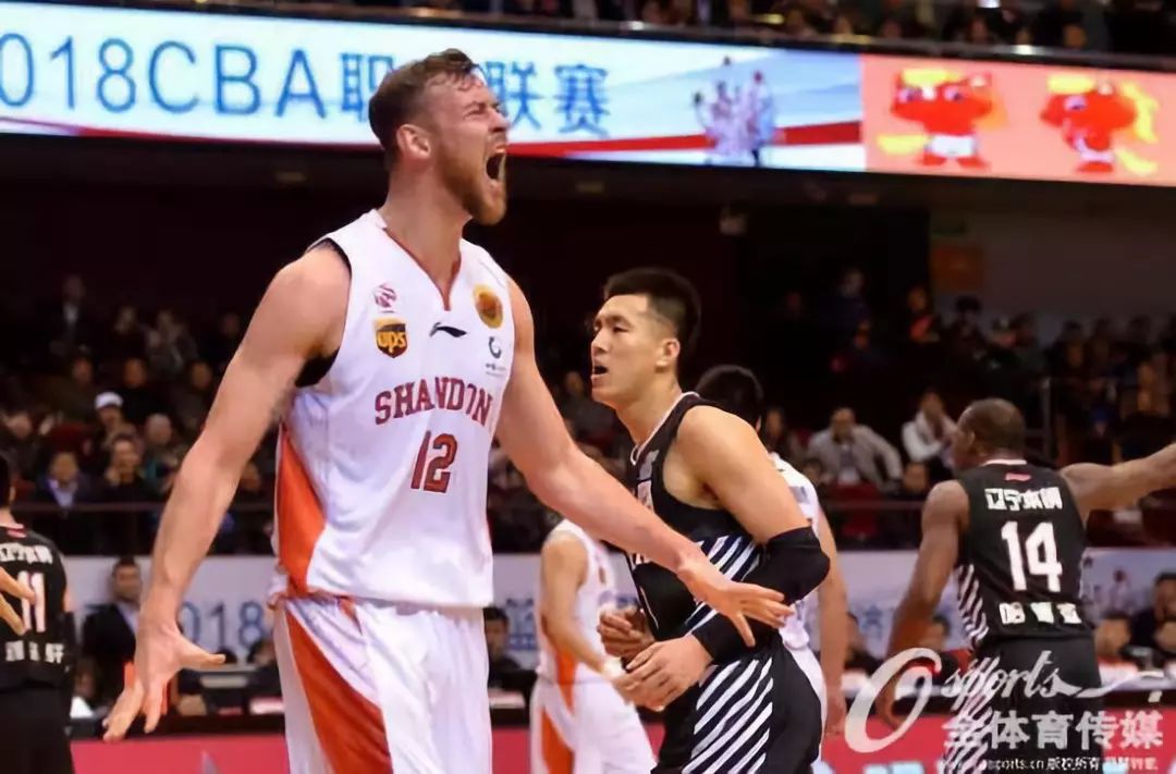 我与足球那些事,全能中锋莫泰尤纳斯